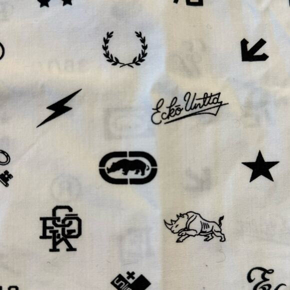 Ecko Men’s Medium White and Black Short Sleeve Button Up Shirt - Picture 5 of 8